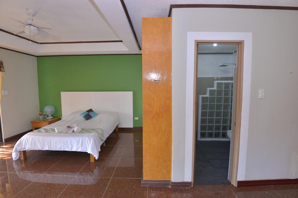 Lanas Beach Resort Romblon Island Kamer foto