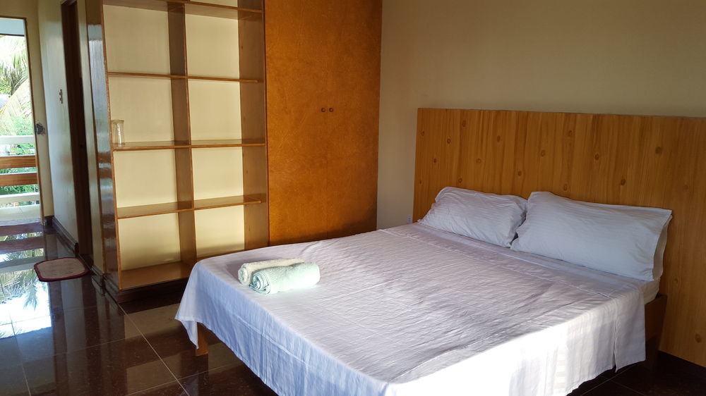 Lanas Beach Resort Romblon Island Buitenkant foto
