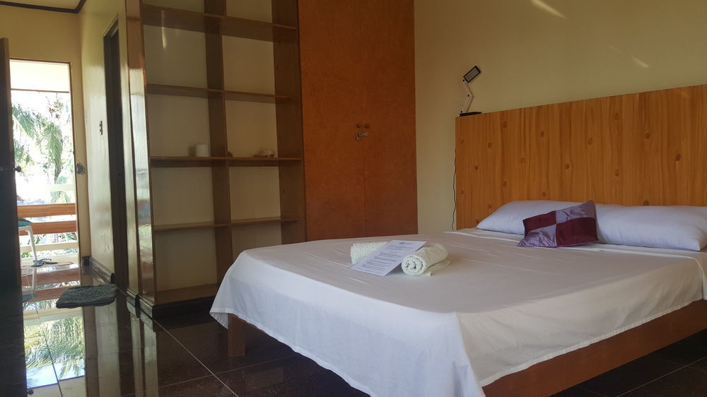Lanas Beach Resort Romblon Island Buitenkant foto